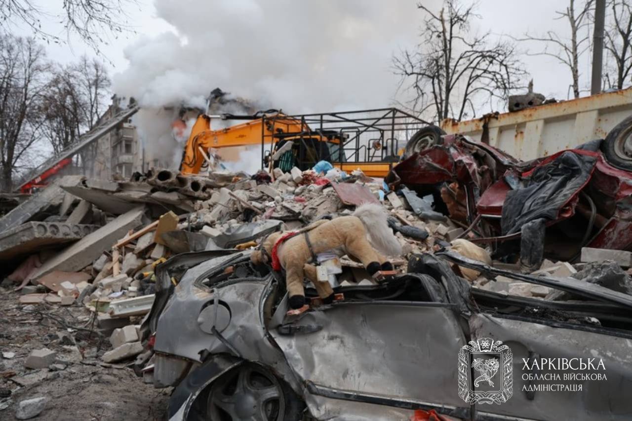 Десять погибших, поисковые работы продолжаются: в Харькове 9 марта объявлен днем траура.