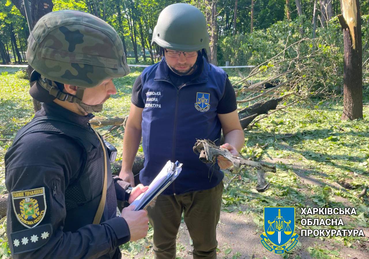 Окупанти обстріляли парк та цвинтар у Харкові: що відомо.