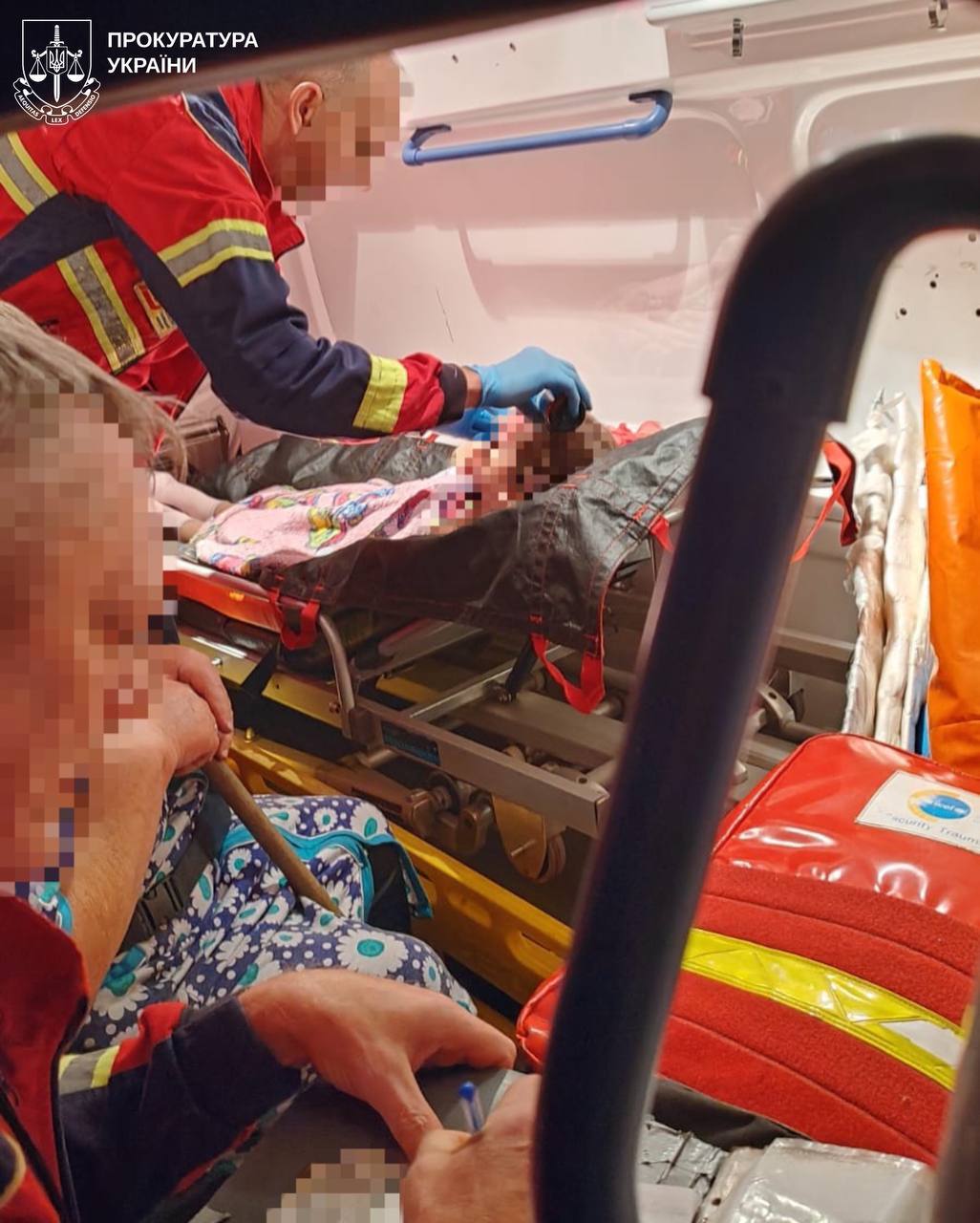 Оставила под обстрелами: жительнице Купянского района грозит тюрьма из-за ранения дочери.