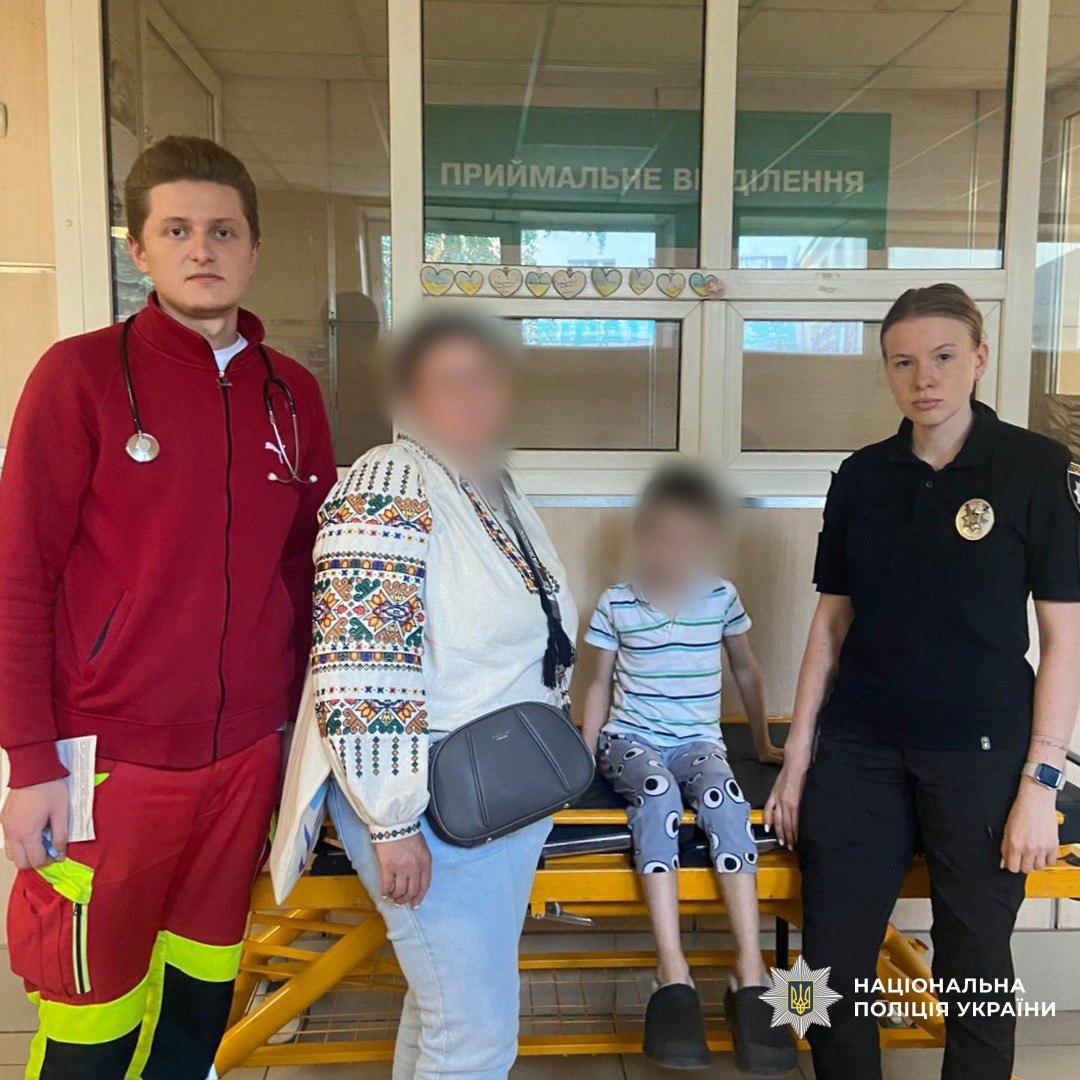 В Харькове мать на улице била ребенка: мальчика забрали из семьи.