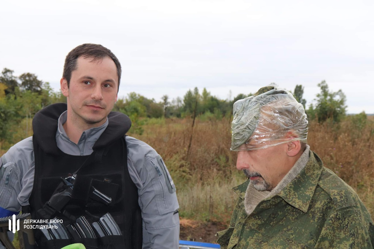 Російський солдат намагався сховатись у звільненому селі під Харковом.