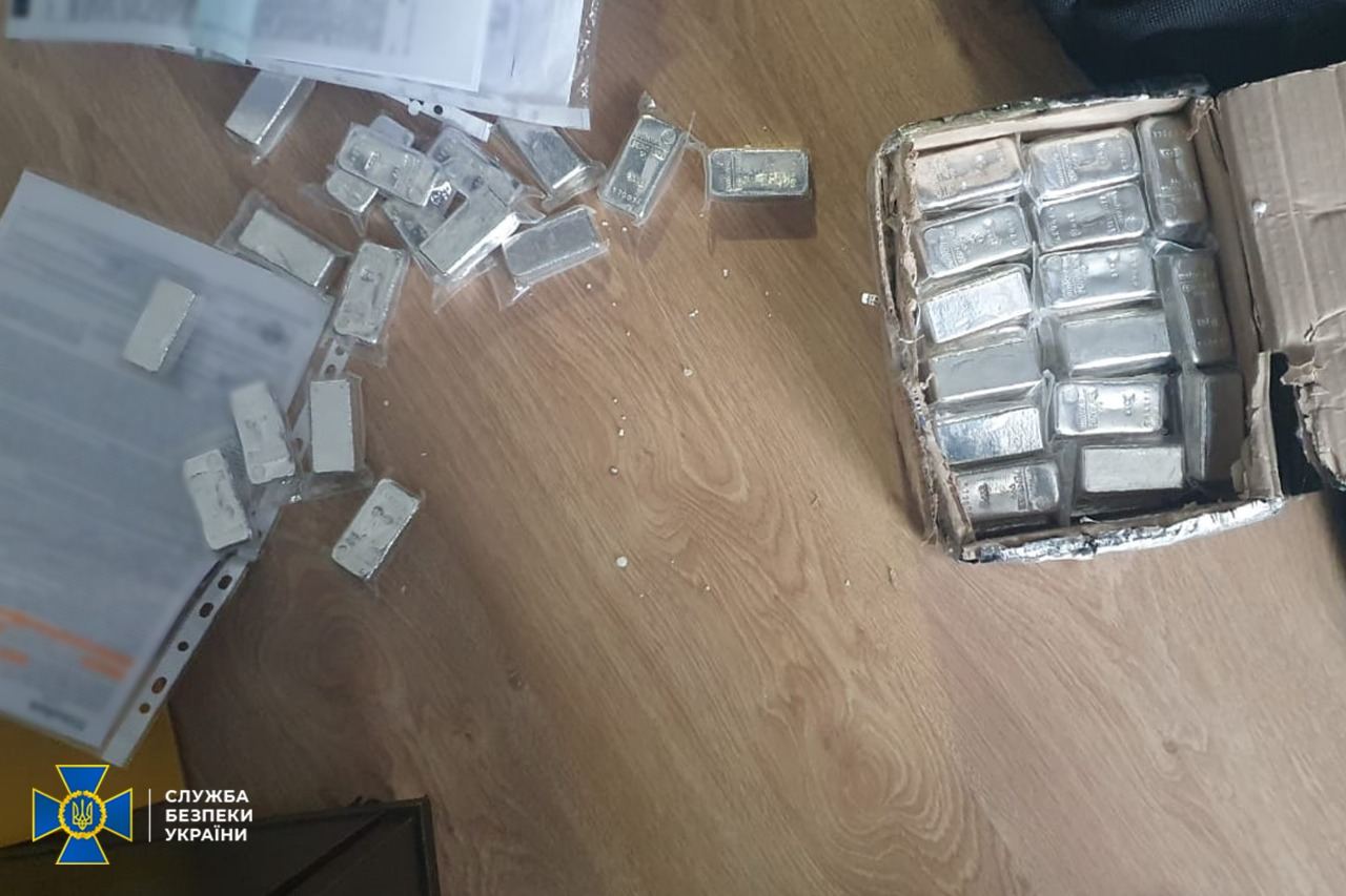 Вилучили у шпигунів: російське срібло з Харкова послужить ЗСУ.