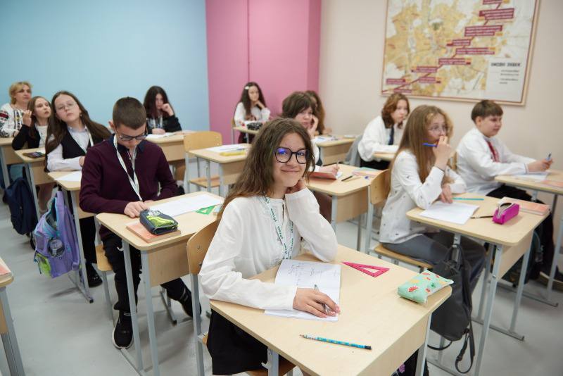 Четвертая в городе: в Шевченковском районе открыли подземную школу.