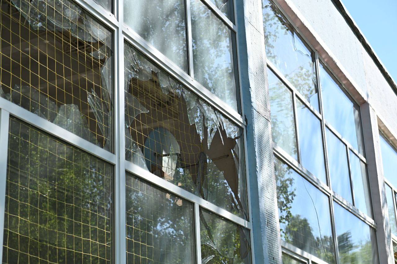 Количество пострадавших от удара по школьному стадиону в Харькове выросло.