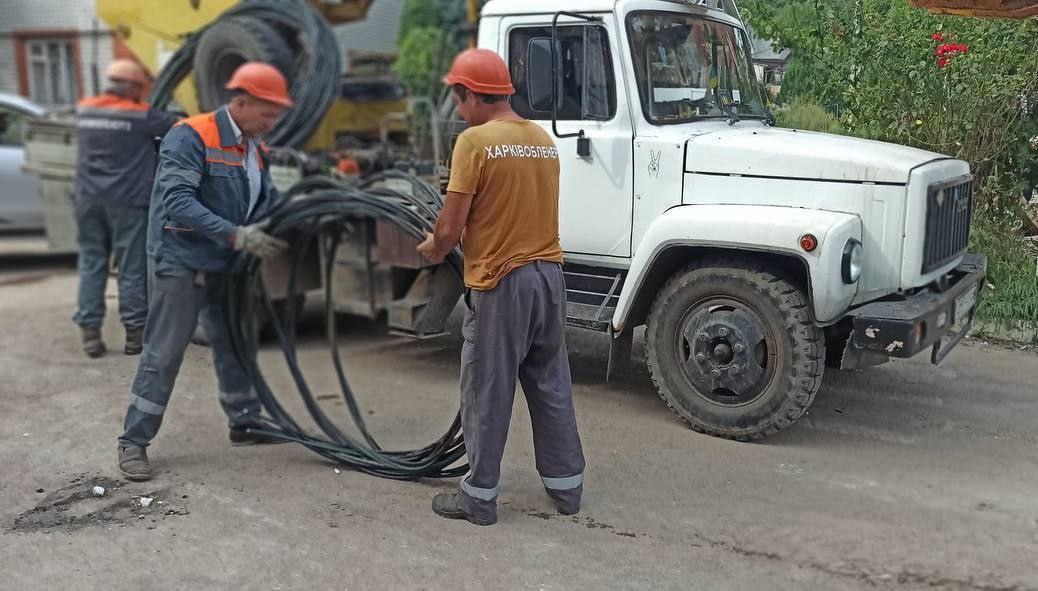 В Новобаварском районе восстановили электроснабжение после обстрела.