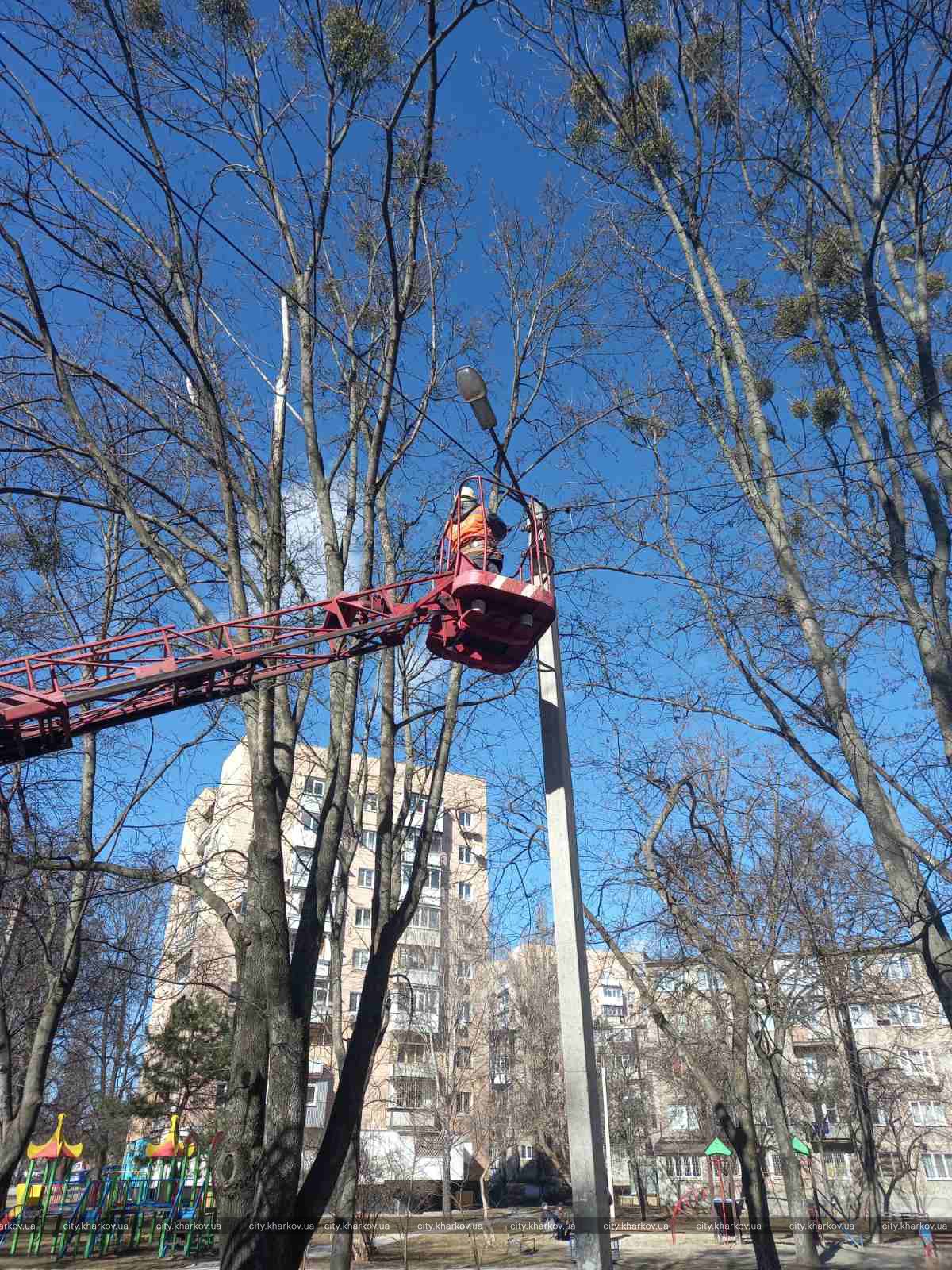 В Харькове будут увеличиваться количество освещенных улиц — Терехов.