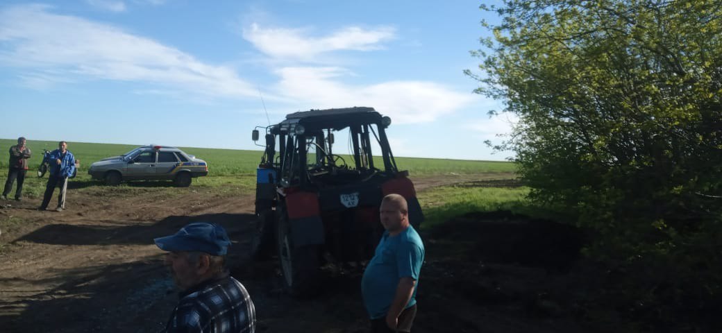 В Ізюмському районі трактор наїхав на вибуховий пристрій.