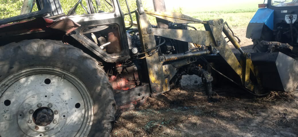 В Ізюмському районі трактор наїхав на вибуховий пристрій.