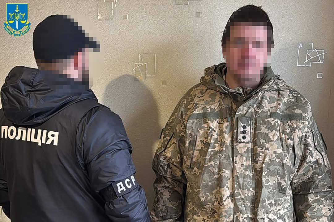 Сотрудник ТЦК в Харькове получил пять лет тюрьмы за "помощь" в уклонении от мобилизации фото 1