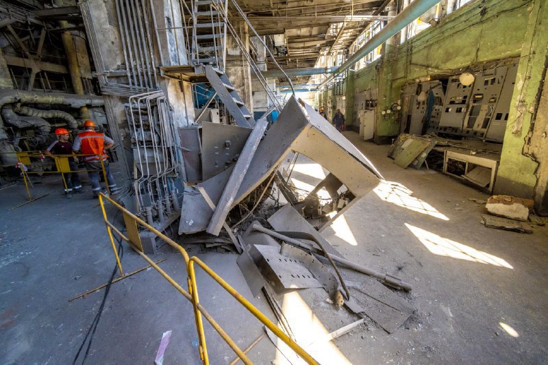 В мэрии показали, что осталось от ТЭЦ-3 после обстрела.