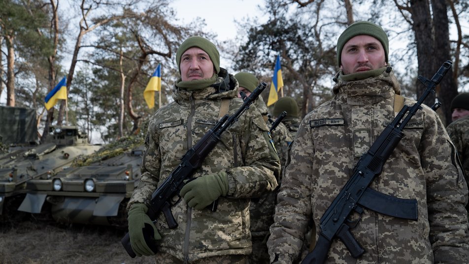 Харківська бригада тероборони здобула британські бронетранспортери Spartan.