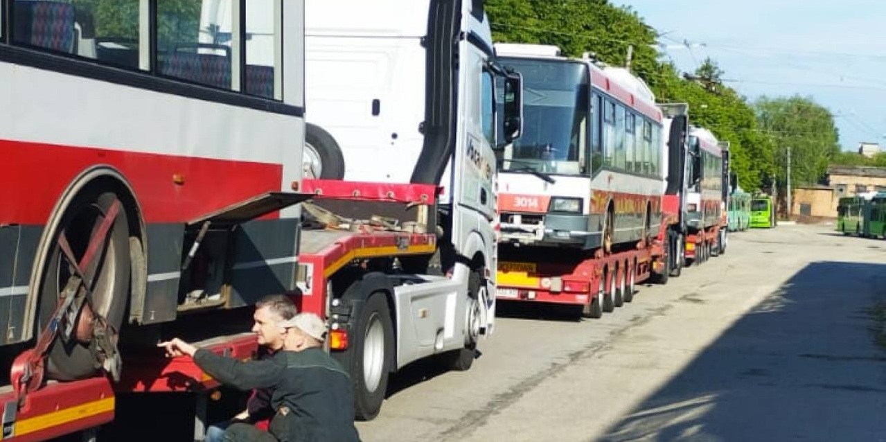 До Харкова прибули перші чеські тролейбуси Skoda.