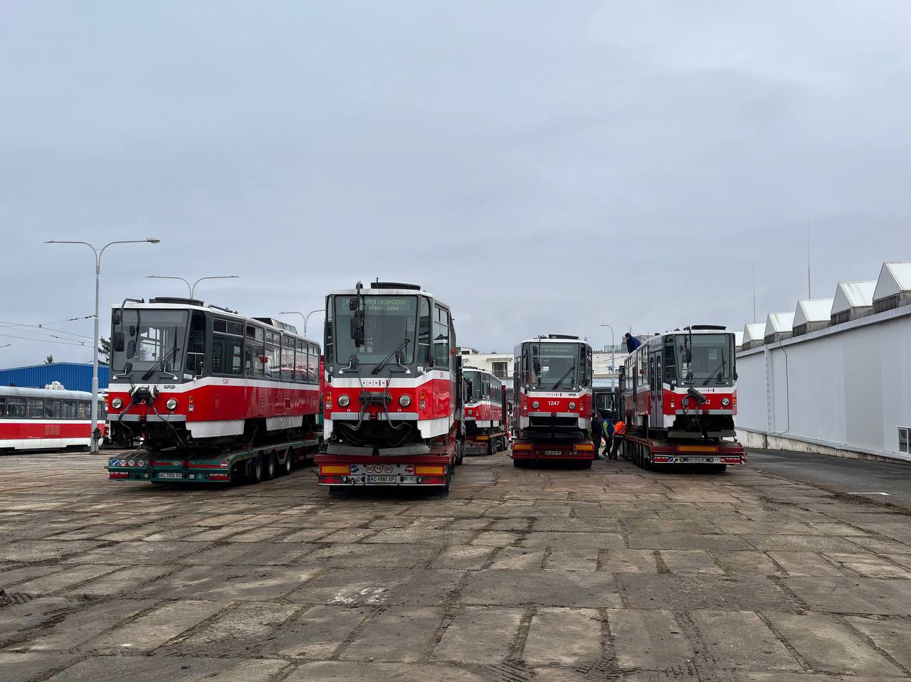 Харків отримав нову партію багатосекційних трамваїв.