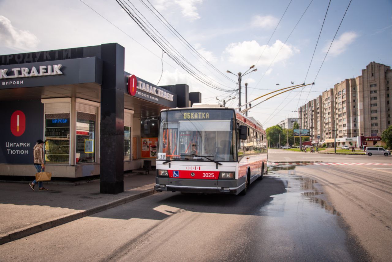 У Харкові розпочали курсувати чеські тролейбуси Škoda 21Tr.