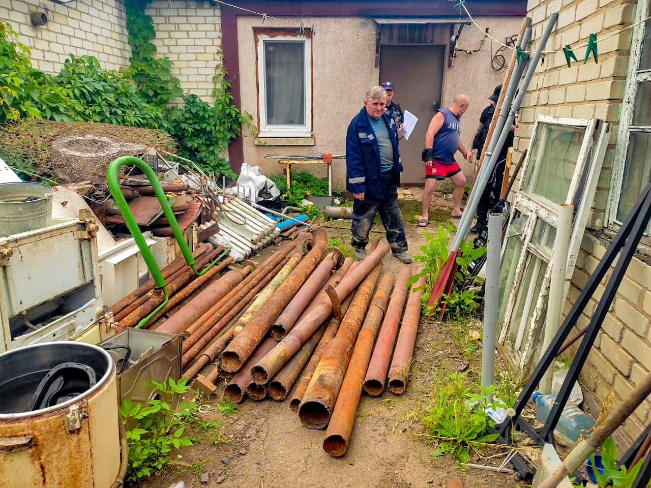 Харьковчанин украл около полтонны металлических труб.