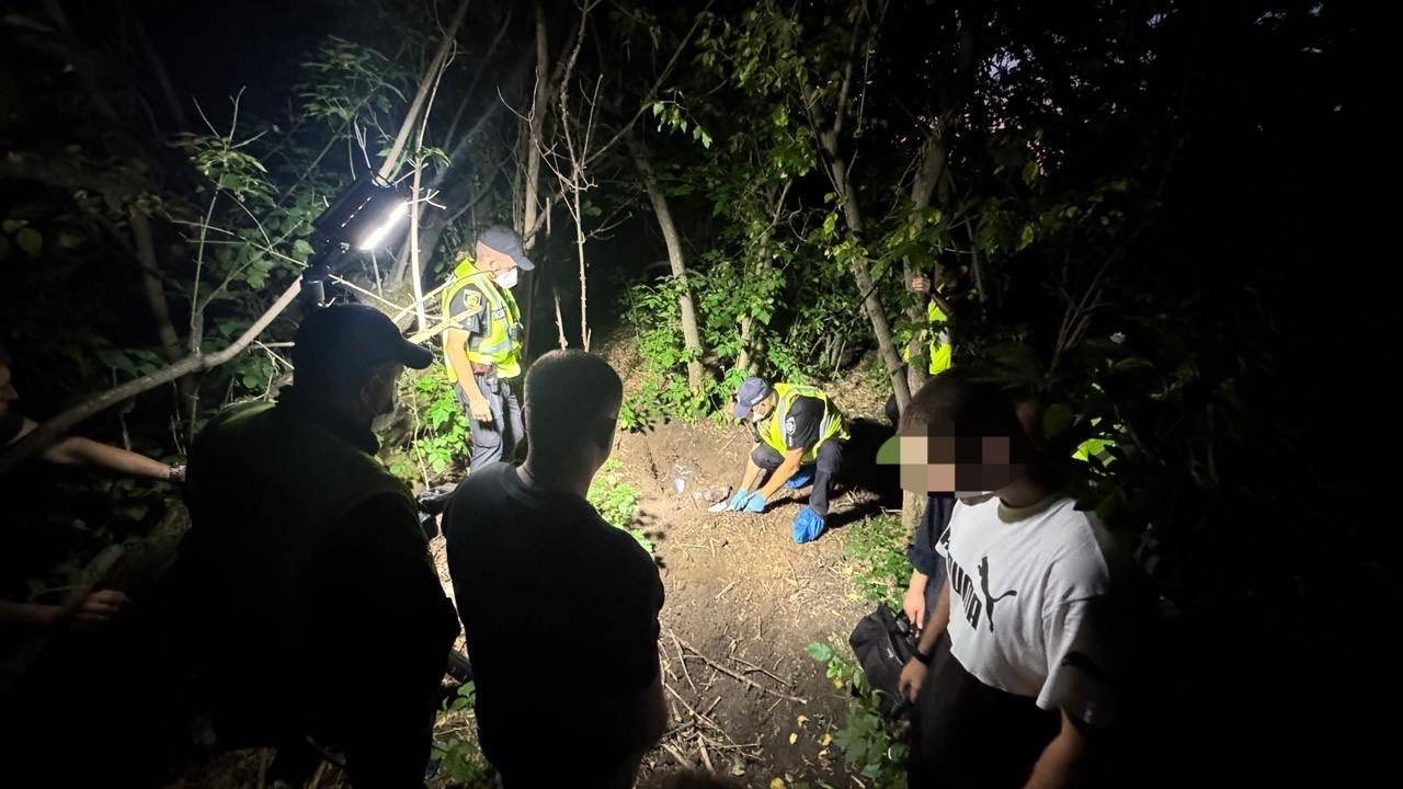 Вместе отдыхали на пруду: в полиции рассказали подробности жуткого убийства 17-летнего парня в Харькове.