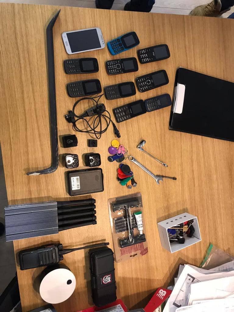 Прикрывались службой такси и доставки: в Харькове задержали банду домушников.