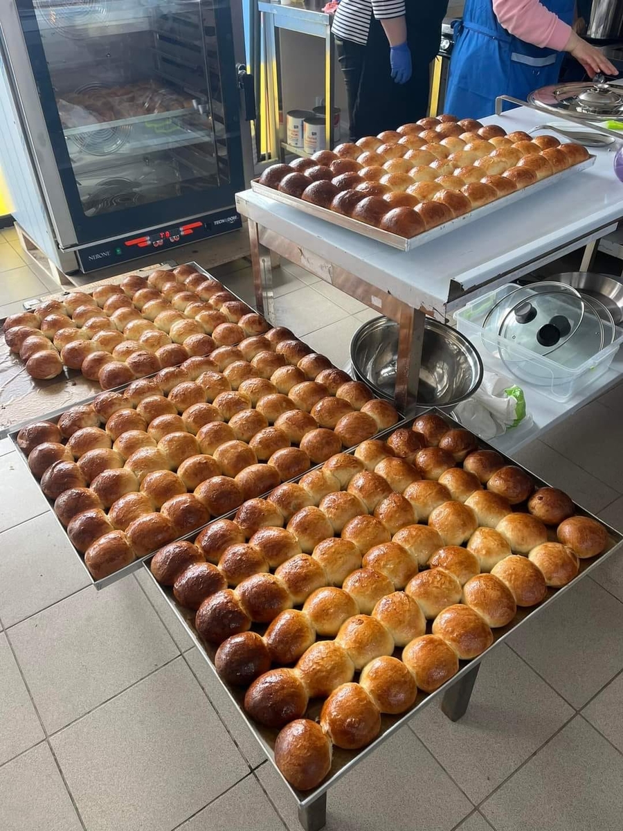 Волонтер із Японії у Харкові відкрив безкоштовне кафе.