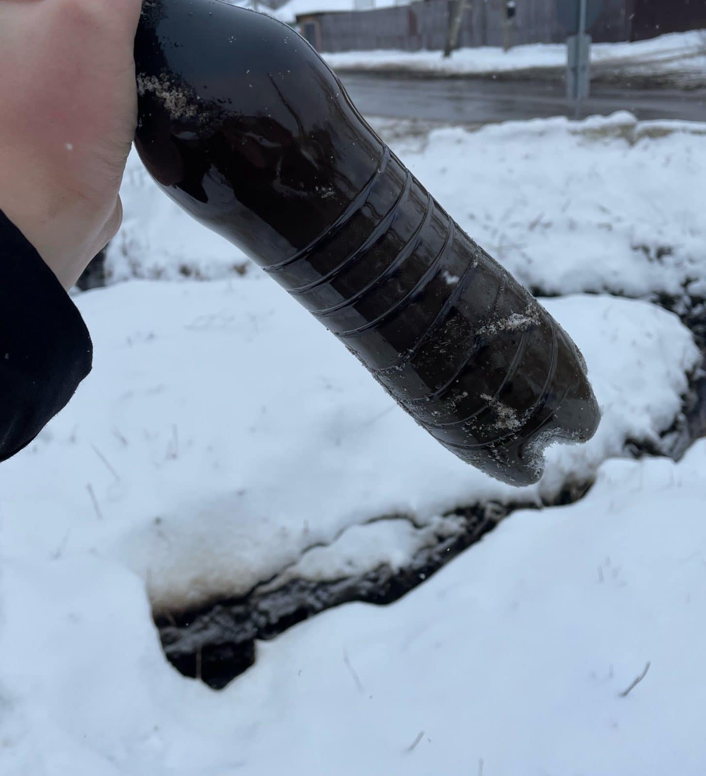 В Харькове из-за обстрела нефтебазы возможна экологическая катастрофа.