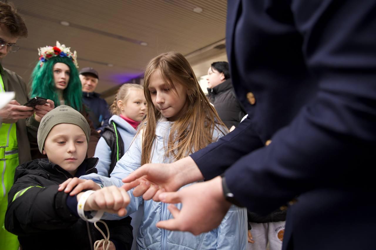 Потяг №001/002 Харків &ndash; Івано-Франківськ укомплектували дитячими вагонами.