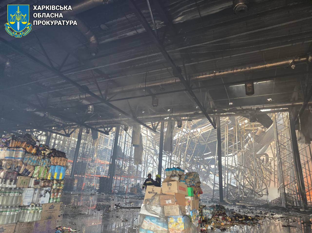 Окупанти вдарили по складах трьох корпорацій під Харковом: є загиблий та поранені.