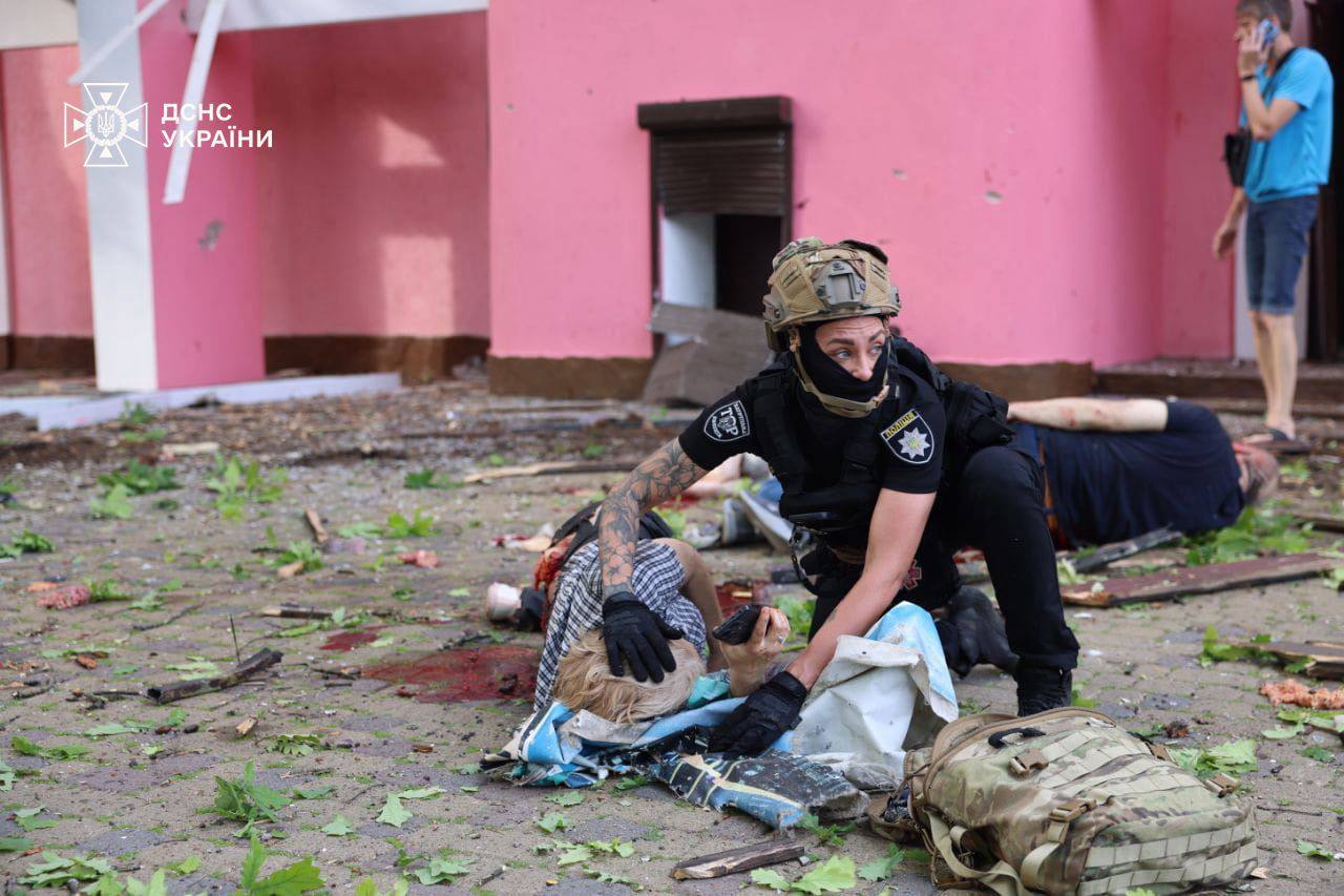 Двоє залізничників загинули під час обстрілу Дитячої залізниці у Харкові.