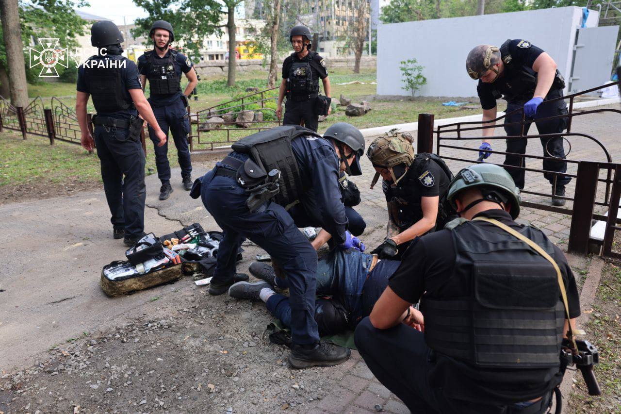 Двоє залізничників загинули під час обстрілу Дитячої залізниці у Харкові.