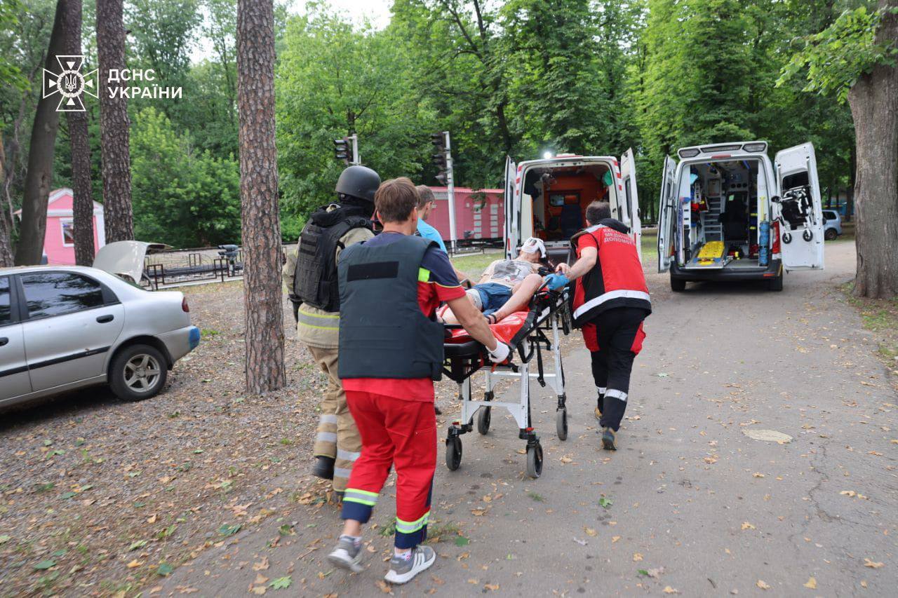 Двоє залізничників загинули під час обстрілу Дитячої залізниці у Харкові.