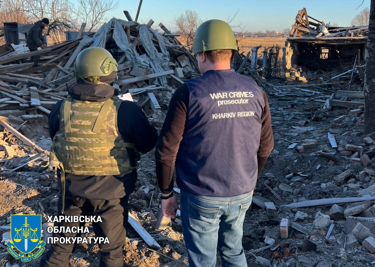 Трое пострадавших, среди них ребенок: пПрокуратура показала последствия обстрела КАБами Золочева.