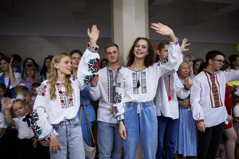 В Харькове школьную линейку 1 сентября провели в метро.