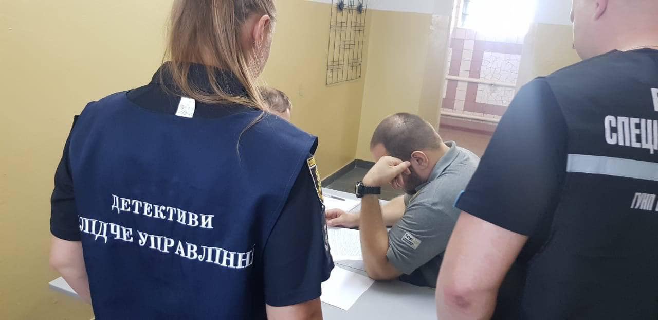 У Харкові затримали чоловіка, що навів ворожі ракети на будівлю обласної адміністрації.