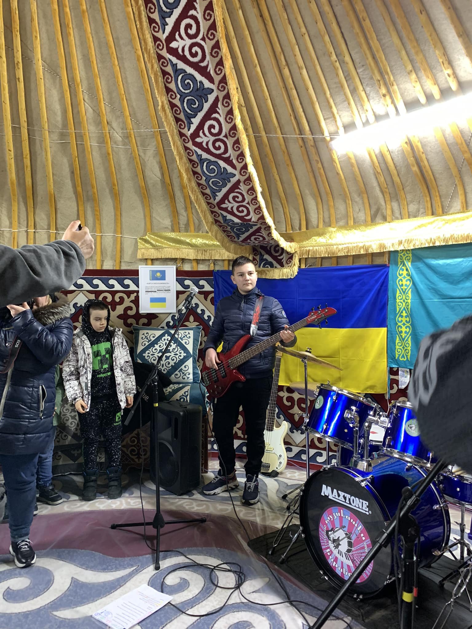 Юрта несокрушимости в Буче - фото: Aidos Kapanov/Twitter