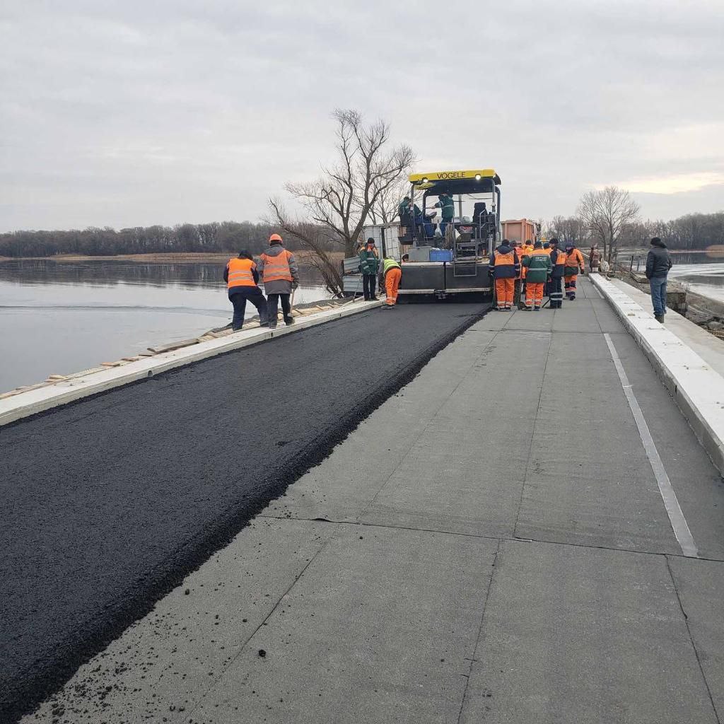 У Харківській області відновили міст, який був знищений окупантами під час відступу - фото: Харківська ОВА