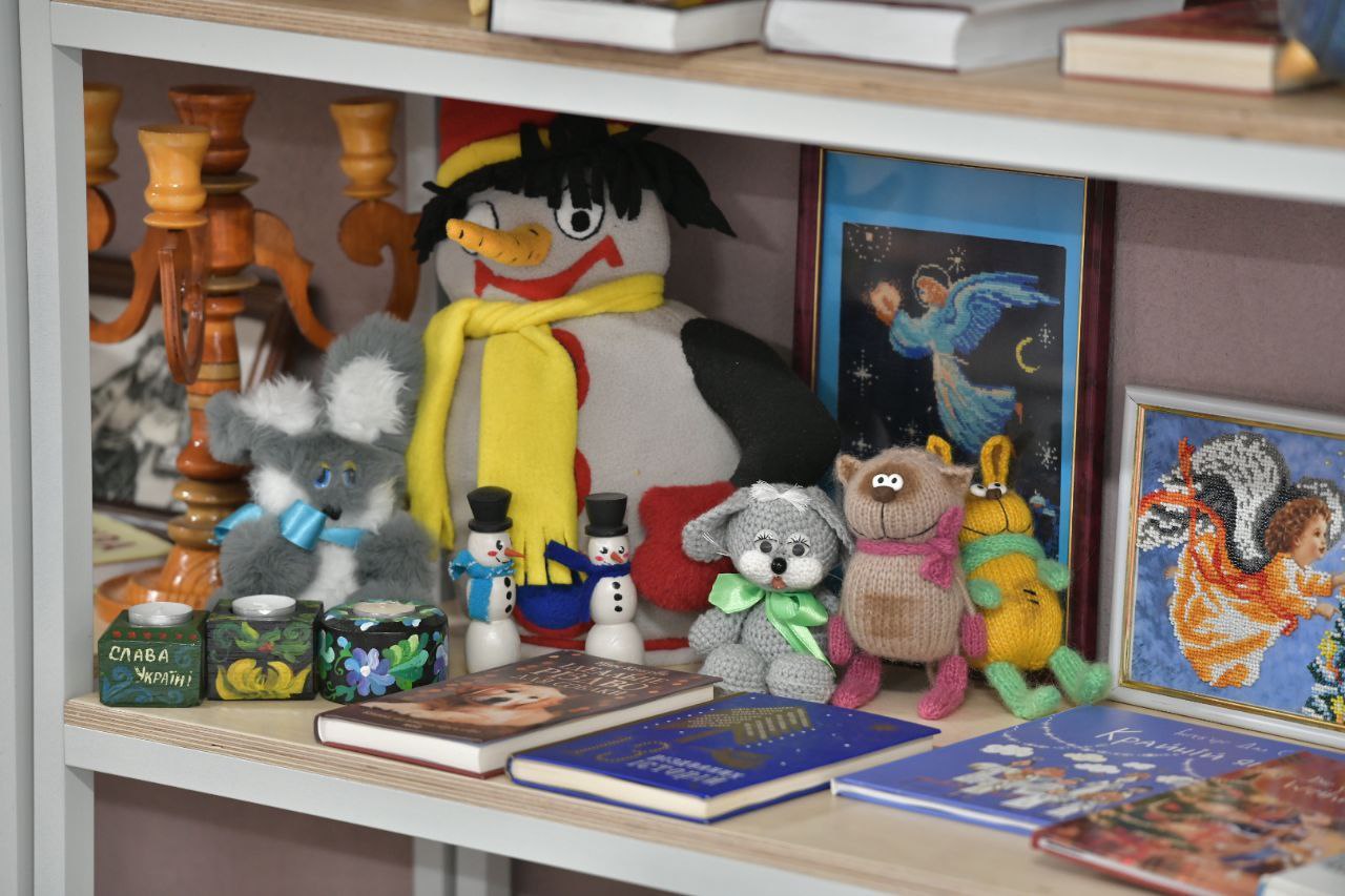 В Харькове обустроили образцовое укрытие в одном из учебных заведений - фото: ХОВА