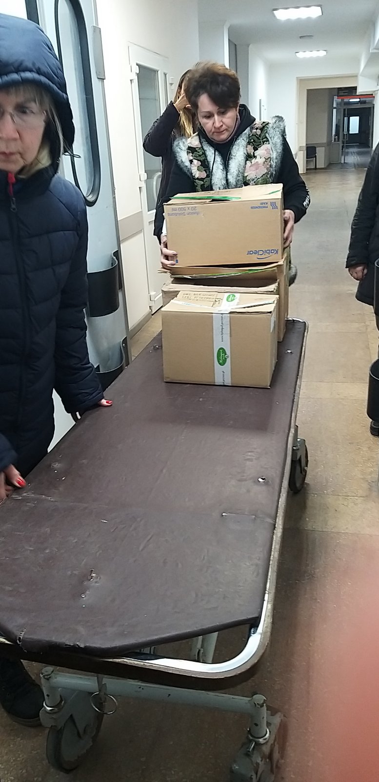 Балаклейская больница получила автомобиль и медоборудование