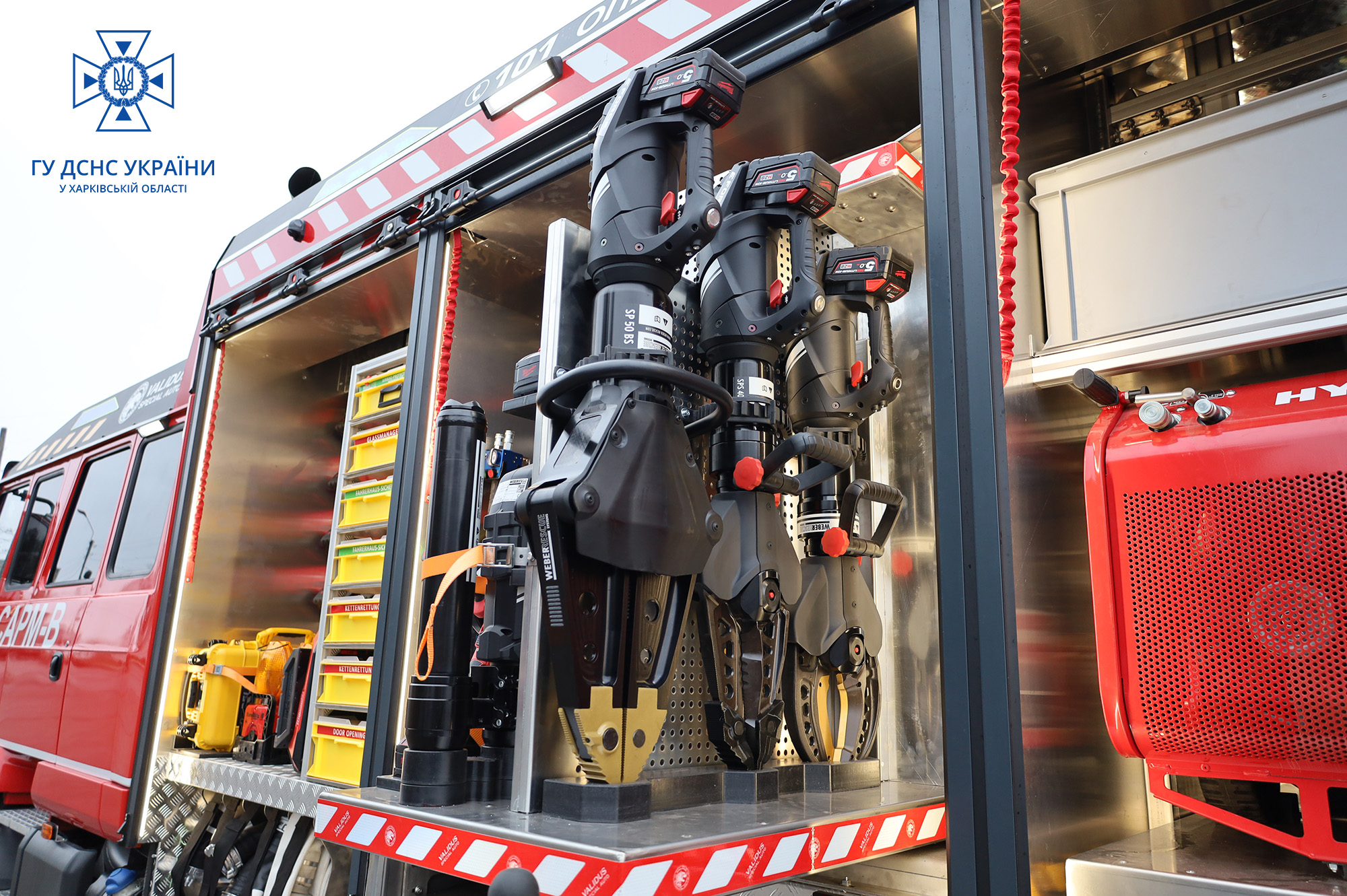 Харьковские спасатели получили автомобиль