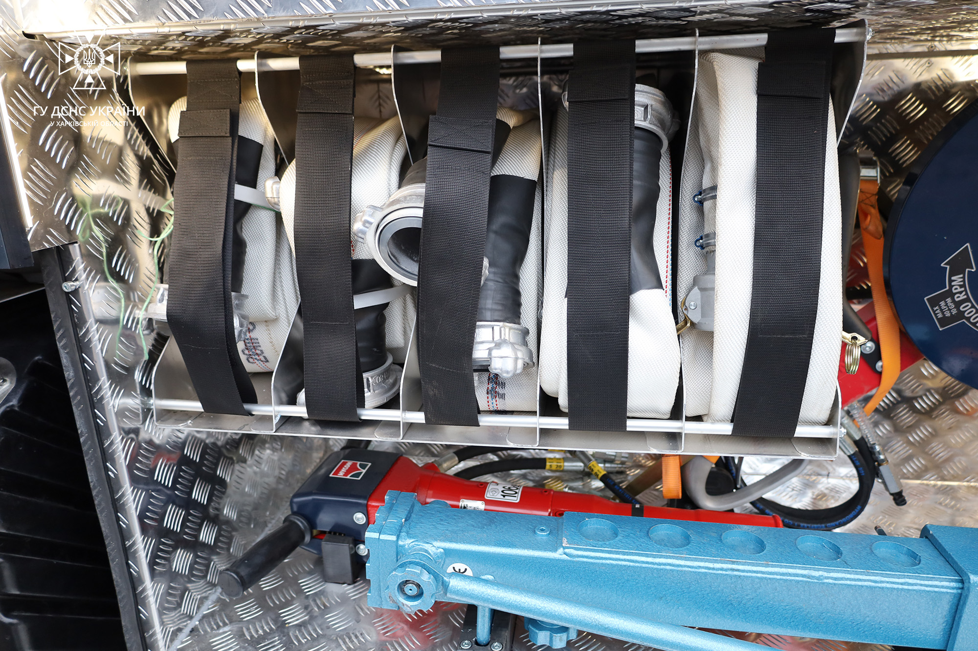 Харьковские спасатели получили автомобиль