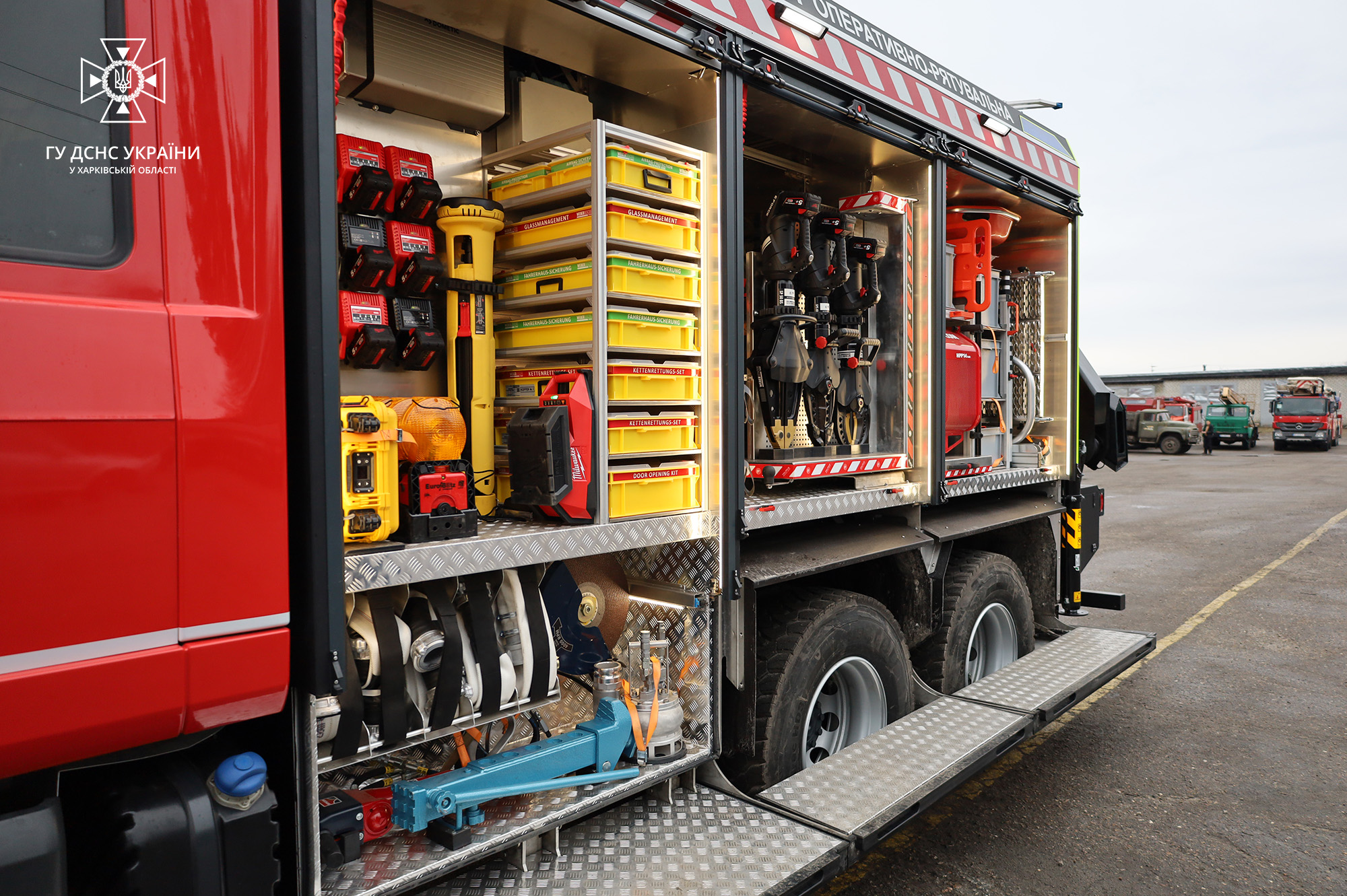 Харьковские спасатели получили автомобиль