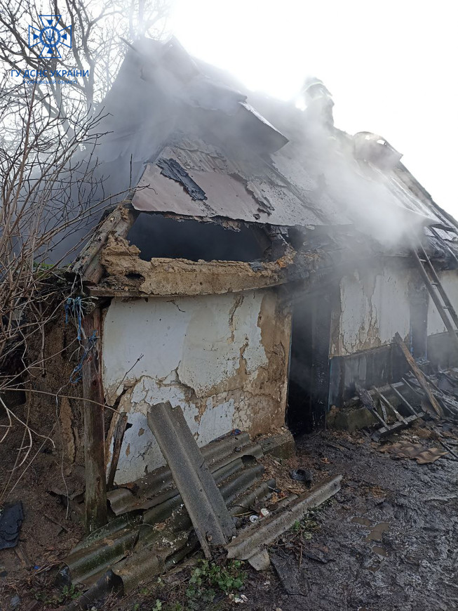 У Харківській області внаслідок пожежі загинуло двоє людей.