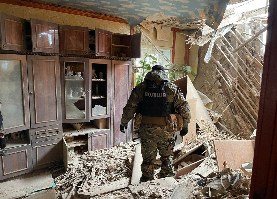 В полиции показали последствия российских обстрелов в Харьковской области