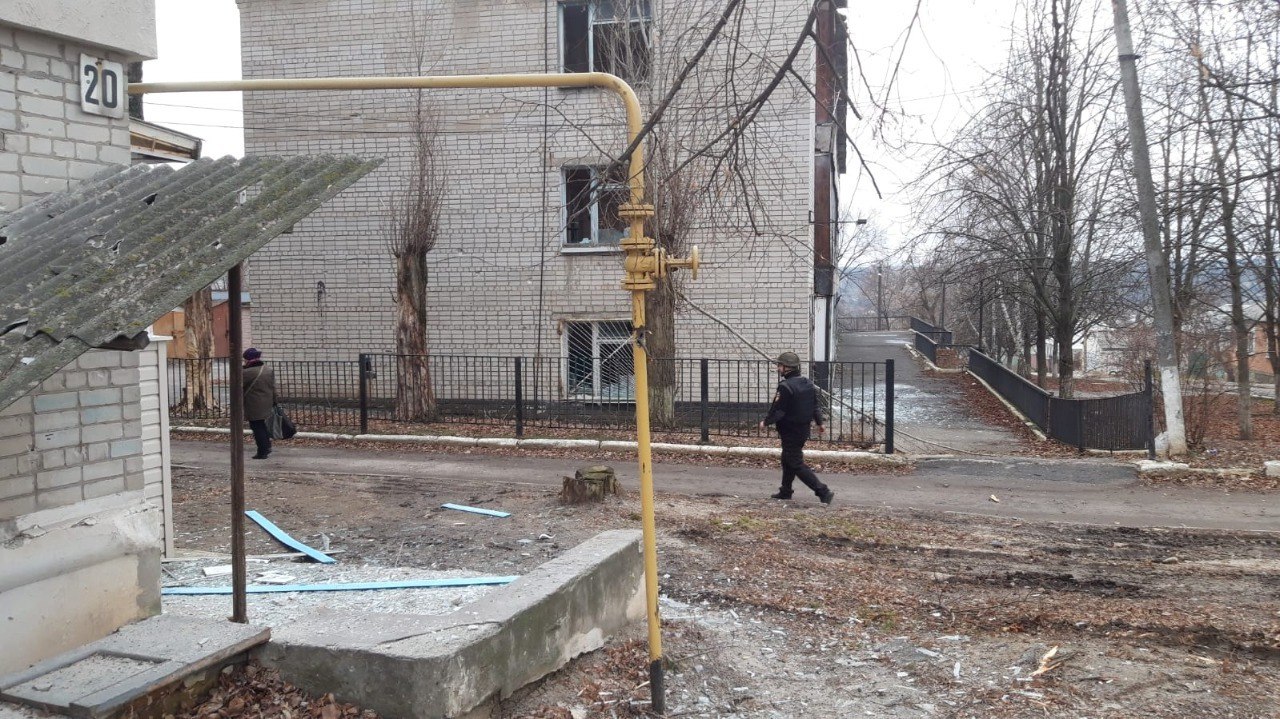 Правоохранители показали последствия вражеских обстрелов в Харьковской области