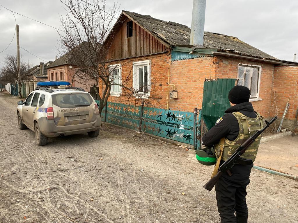 Правоохоронці показали наслідки ворожих обстрілів на Харківщині.