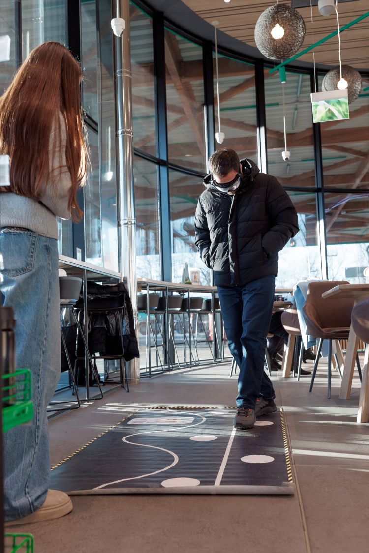 Напередодні різдвяних свят AB InBev Efes Ukraine активує соціальну кампанію "Випив? За кермо не сідай!" фото 3 2