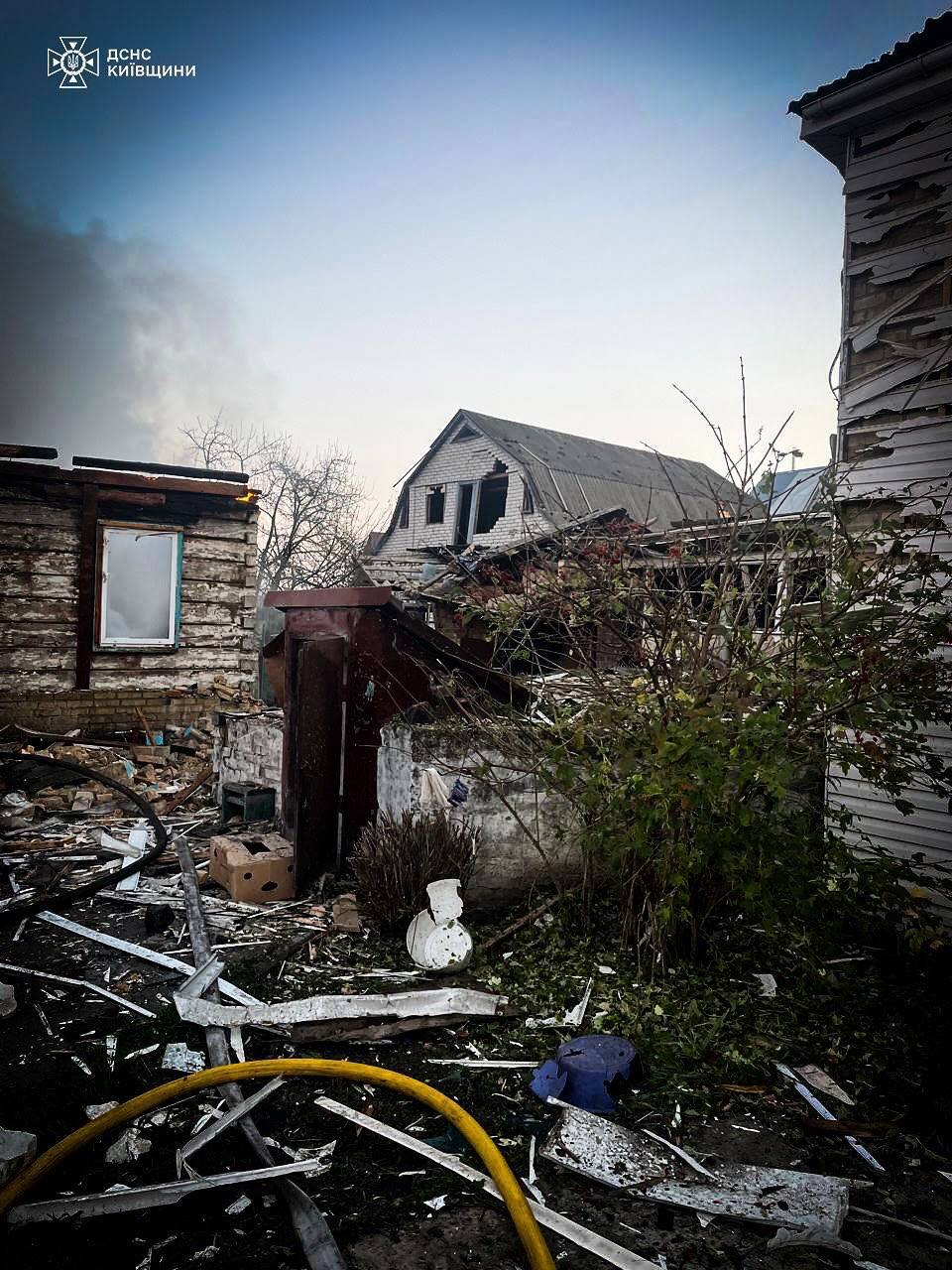 Комбінована атака на Київ: загинуло двоє людей, є постраждалі фото 1
