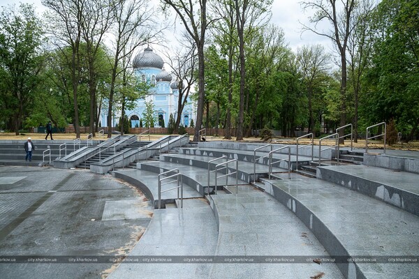 Амфитеатр и краснокнижные тюльпаны: в Харькове откроют после реконструкции Молодежный парк фото 11