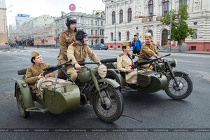 Harley-Davidson, Dodge и Победа: по улицам Харькова проехалась техника военных лет фото 5