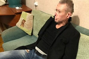 В Одессе мужчина хотел выпрыгнуть из окна: его жена вызвала полицию фото 1