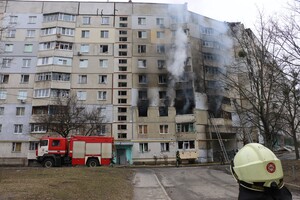 После вражеских обстрелов пожары вспыхнули в 10 квартирах на Северной Салтовке (фото) фото 20