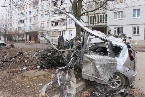 После вражеских обстрелов пожары вспыхнули в 10 квартирах на Северной Салтовке (фото) фото 22