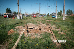 &quot;Кладбище трамваев&quot;: как выглядит Салтовское депо после российских обстрелов (фото) фото 14